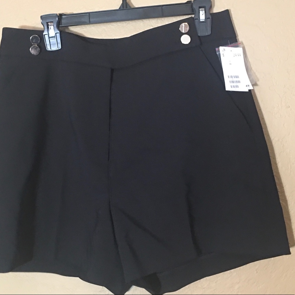 H &M dress shorts Black Size 12